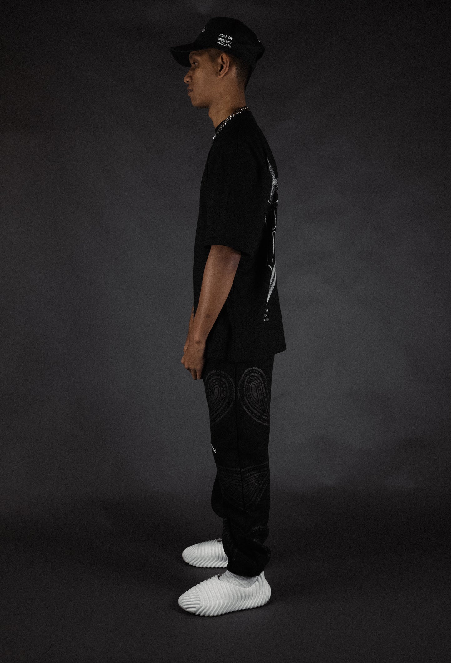 REBELETICS DISTRESSED PAISLEY SWEATPANTS - BLACK