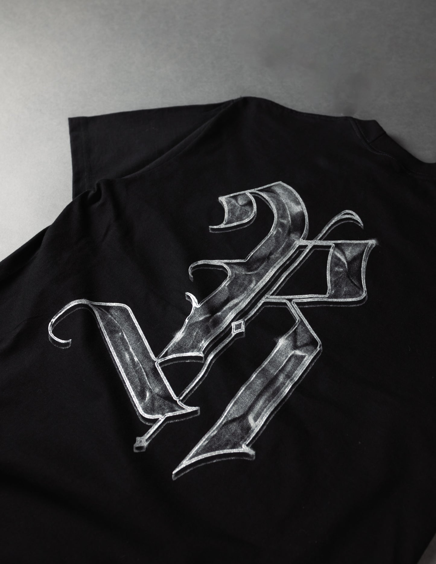 REBELETICS " SIGNATURE R " T-SHIRT - BLACK