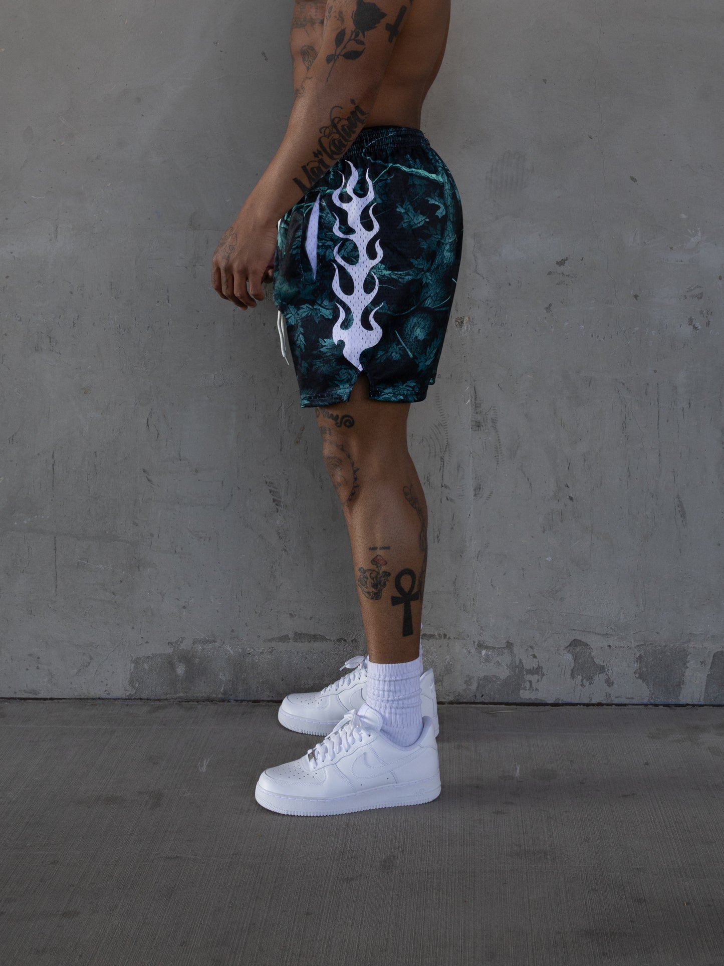 REBELETICS WHITE FLAME TREE CAMO MESH SHORTS - EMERALD GREEN