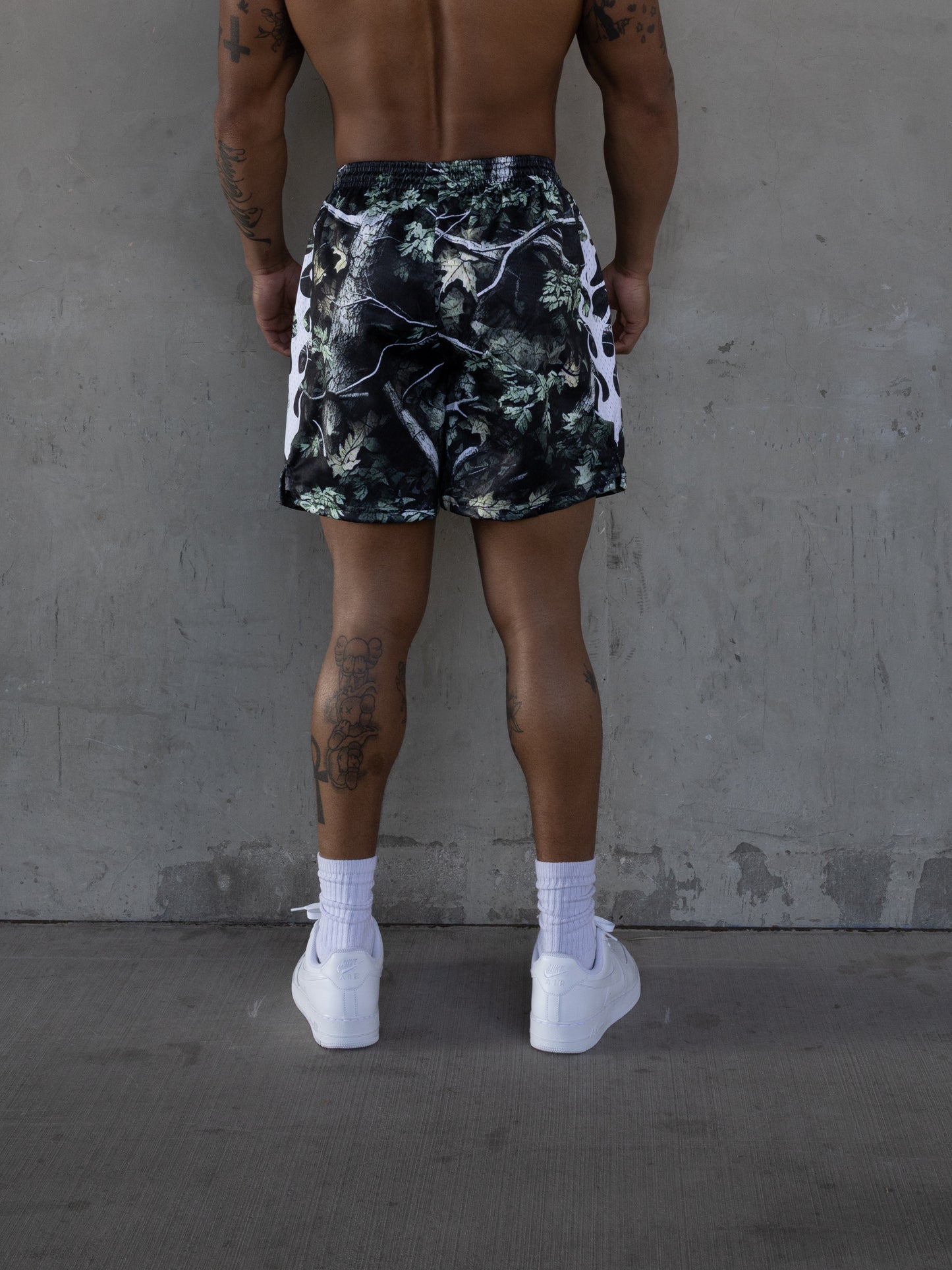 REBELETICS WHITE FLAME TREE CAMO MESH SHORTS