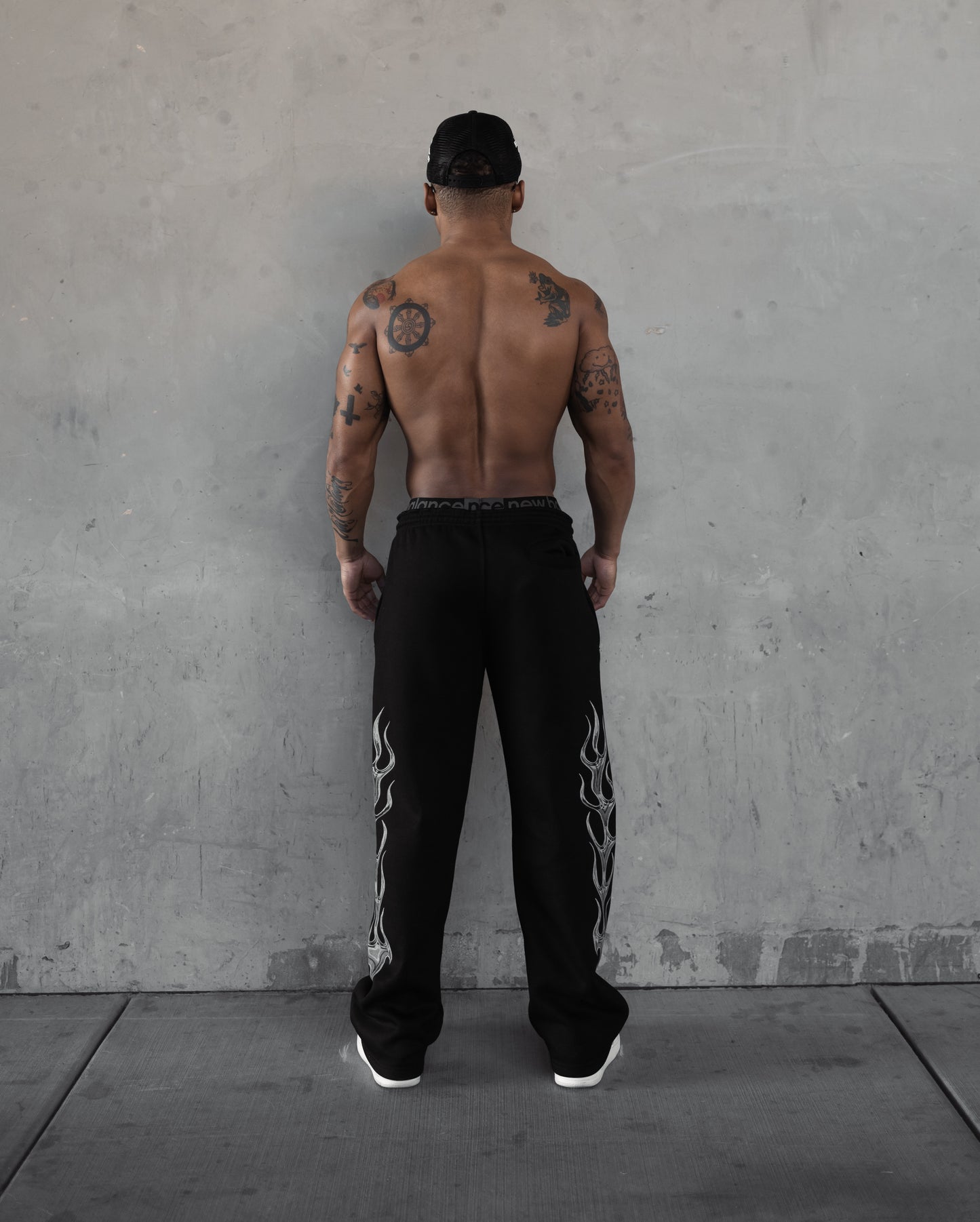 REBELETICS CHROME FLAME STRAIGHT LEG SWEATPANTS - BLACK