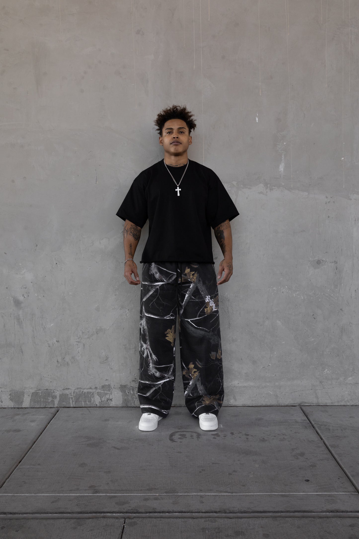 Rebeletics Baggy Sweatpants Tree Camo - Shadow Black