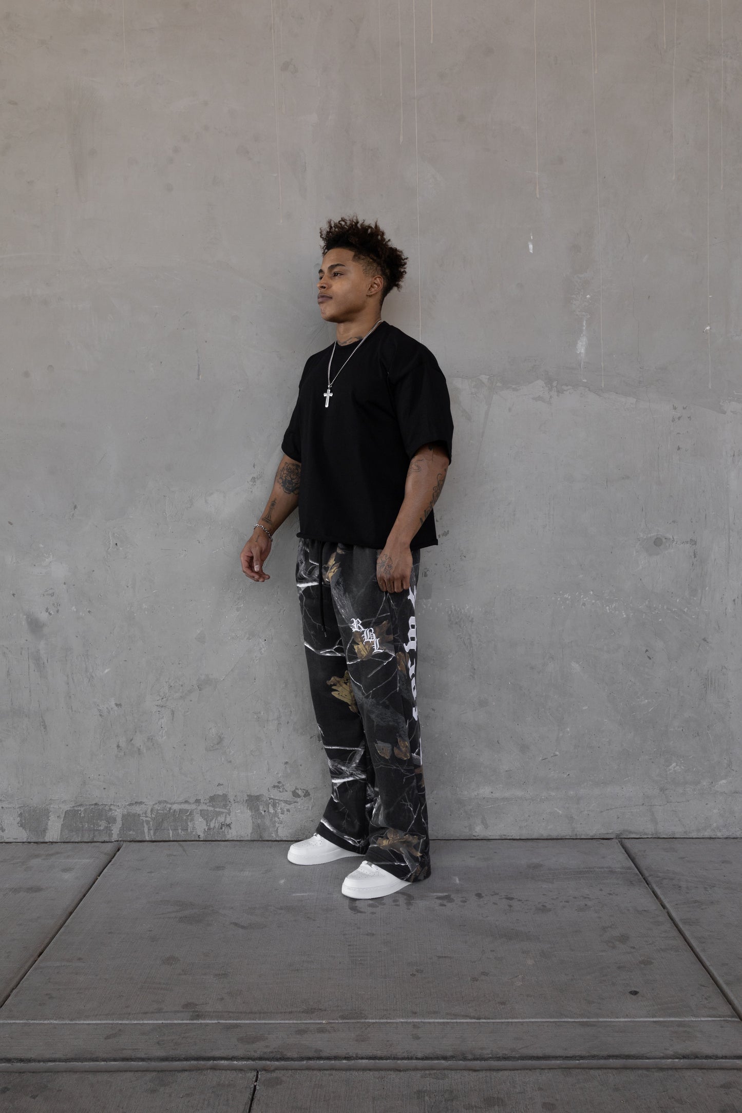 Rebeletics Baggy Sweatpants Tree Camo - Shadow Black