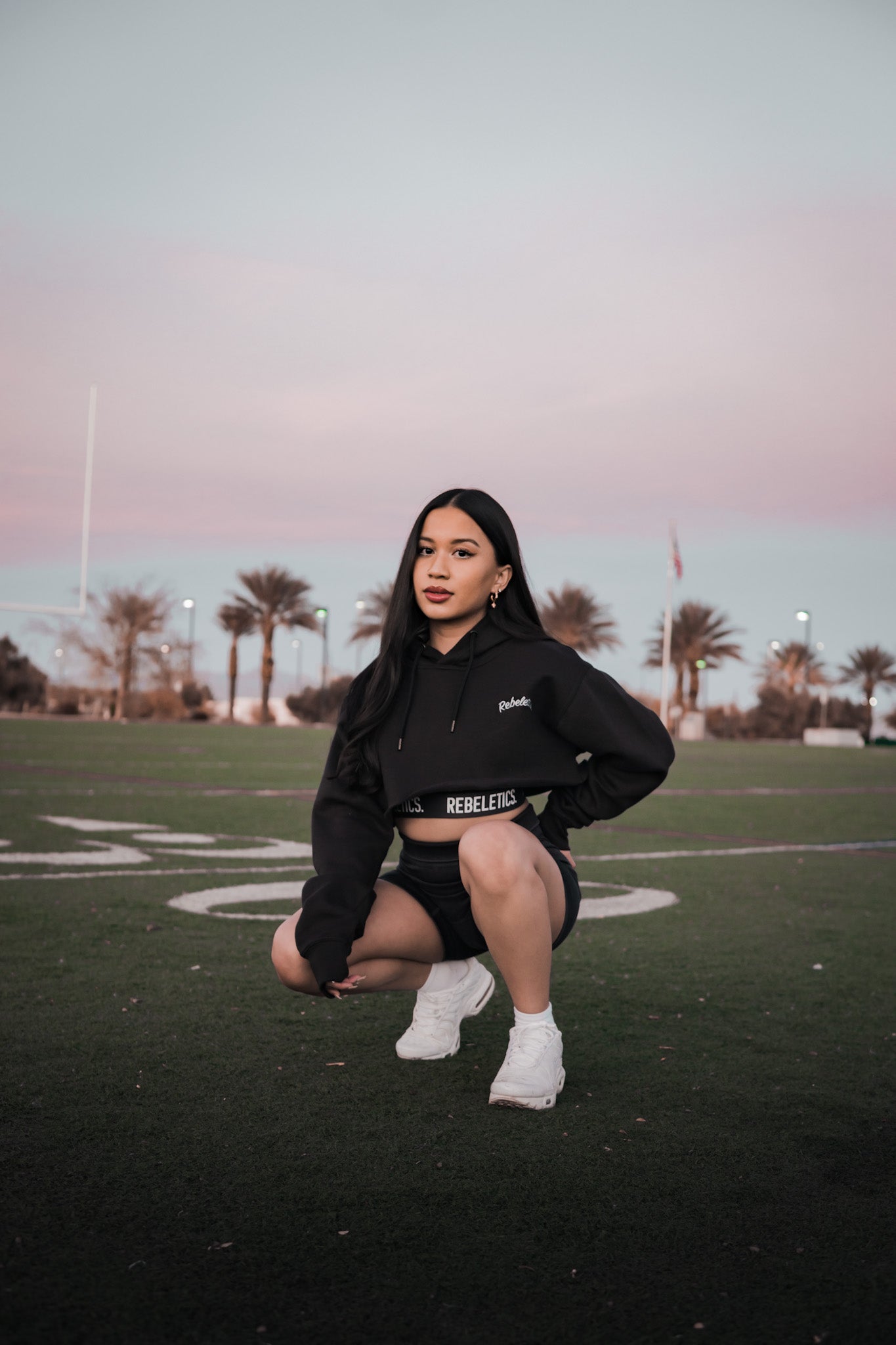 WOMENS CROPPED HOODIE - BLACK