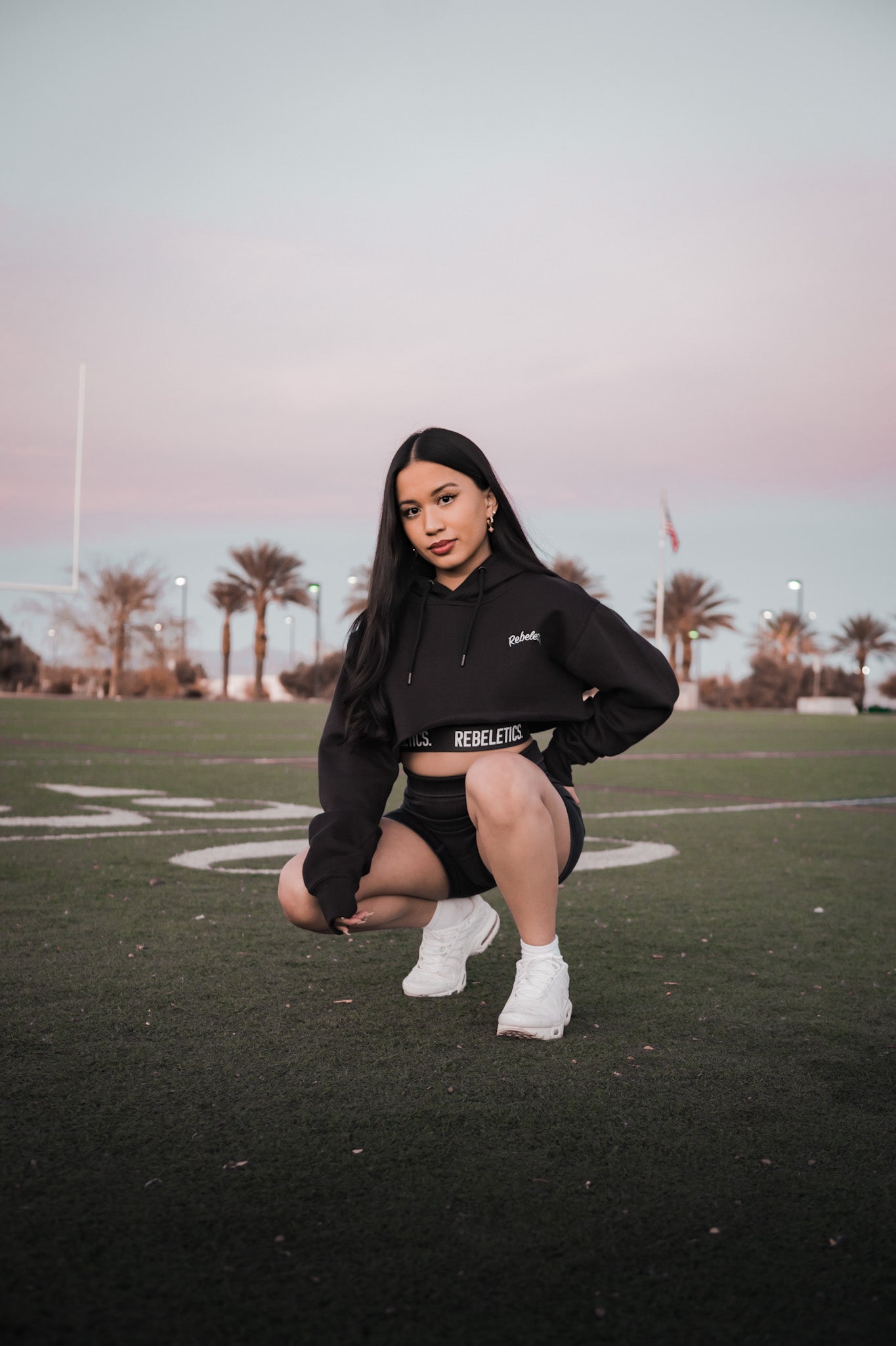 WOMENS CROPPED HOODIE - BLACK