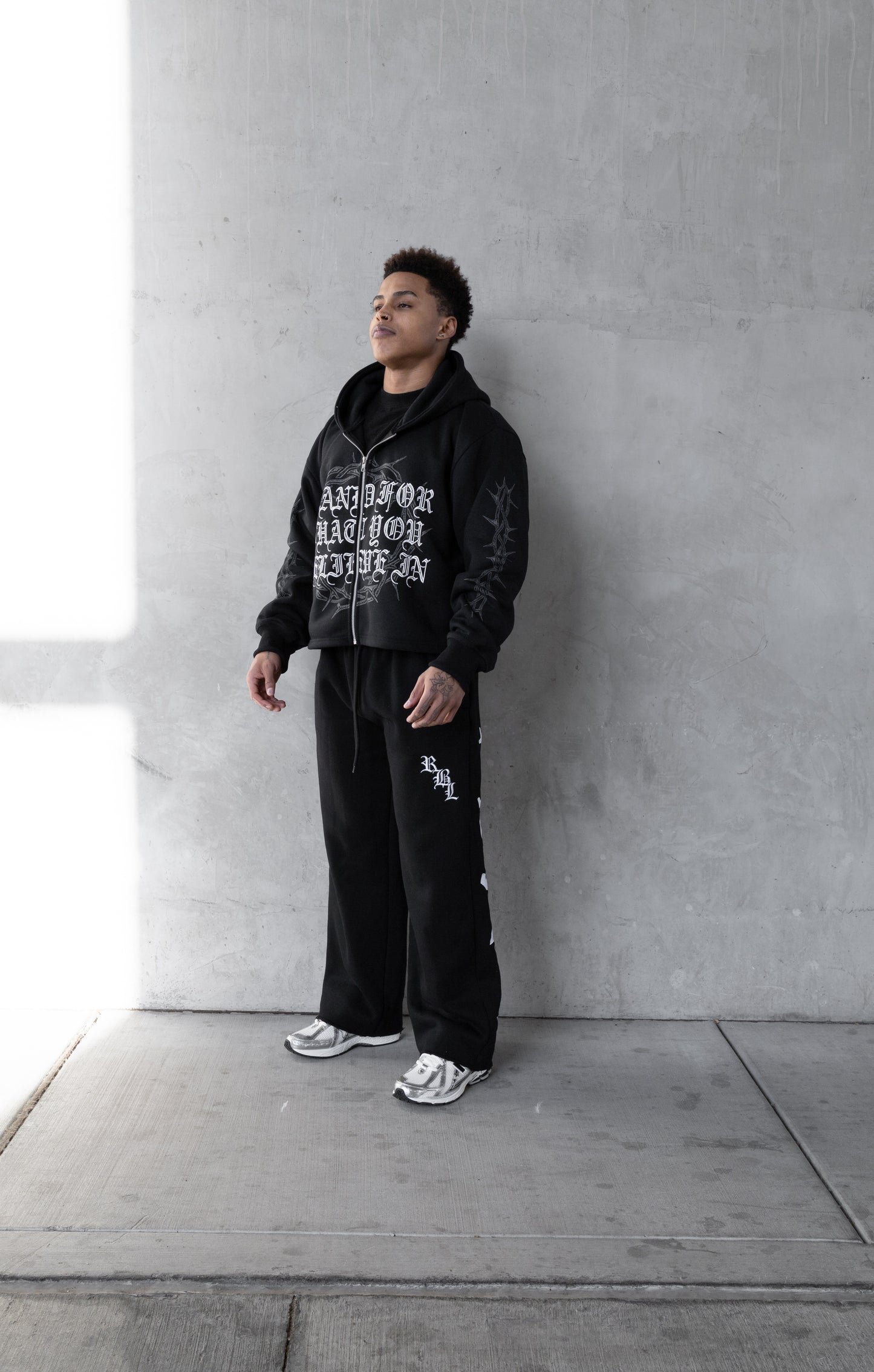 REBELETICS CROPPED ZIP-UP HOODIE - BLACK