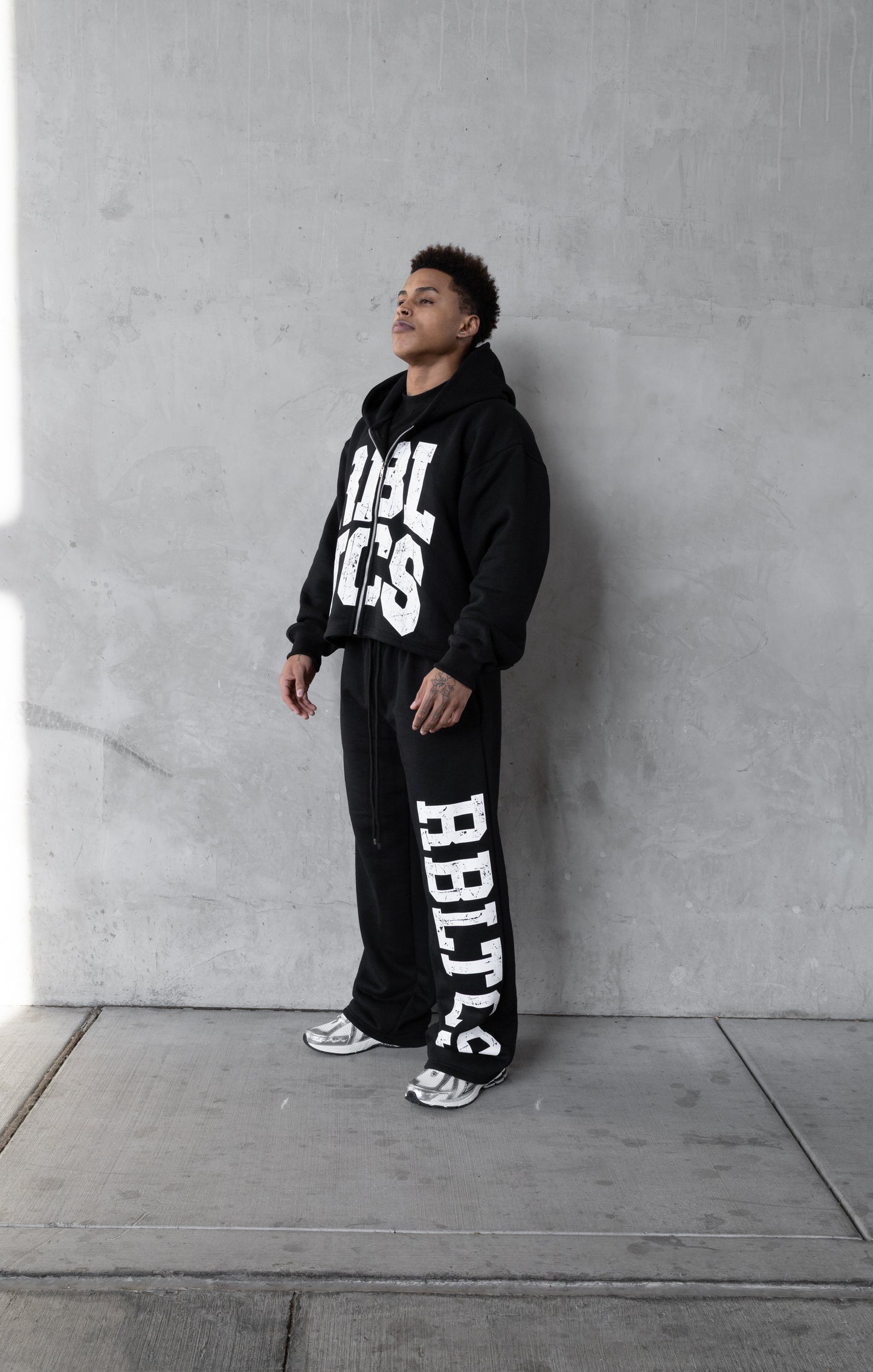 REBELETICS CROPPED ZIP-UP HOODIE - BLACK