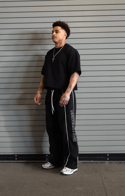 REBELETICS BAGGY SWEATPANTS - BLACK