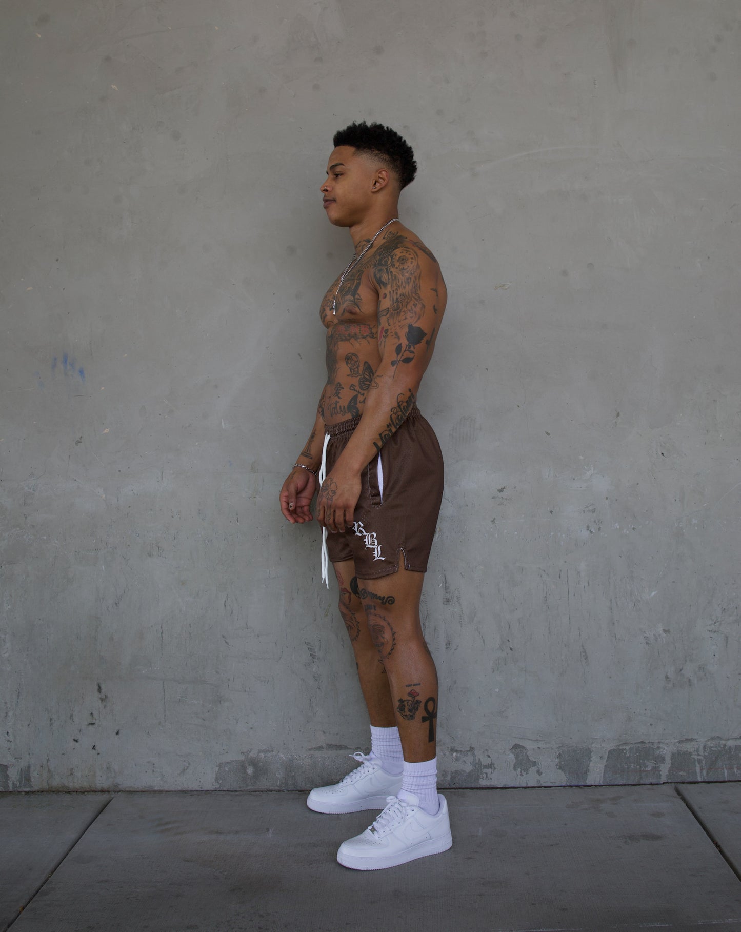 REBELETICS "RBL" MESH SHORTS - BROWN