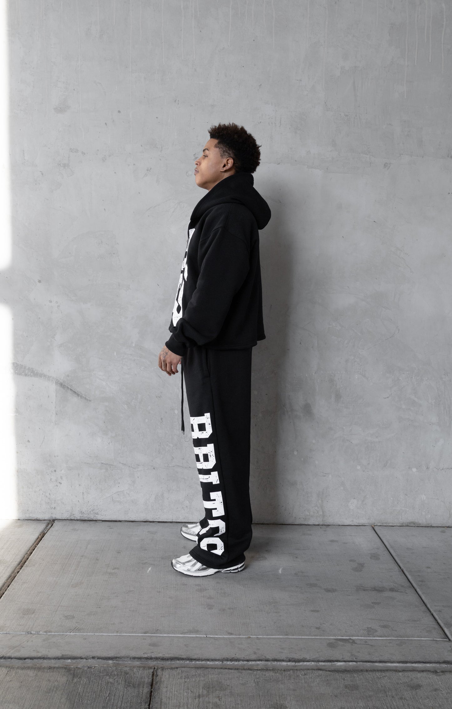 REBELETICS CROPPED ZIP-UP HOODIE - BLACK