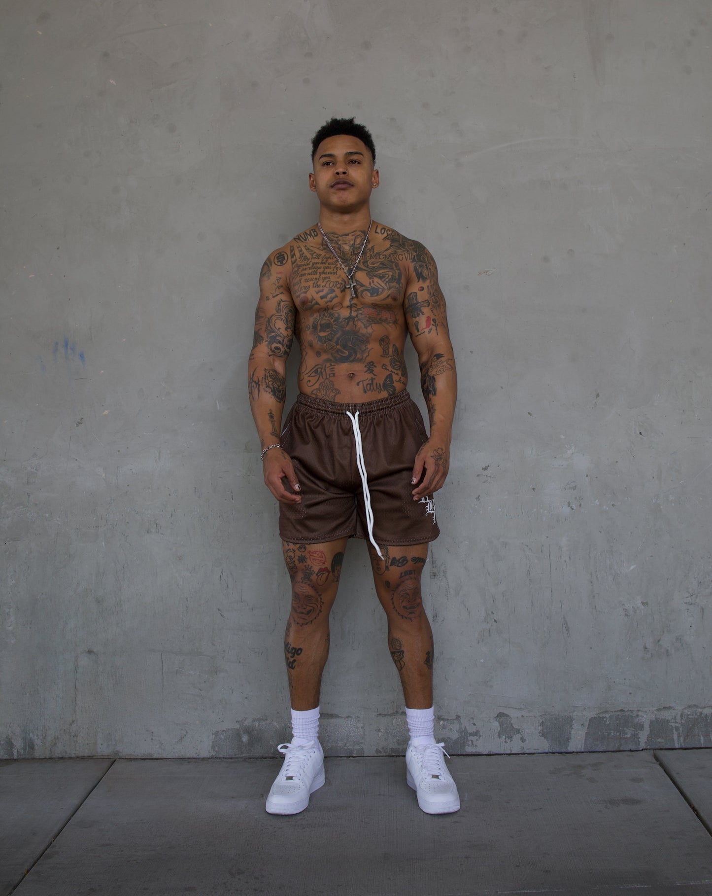 REBELETICS "RBL" MESH SHORTS - BROWN