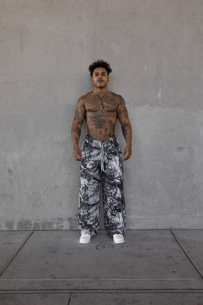 Rebeletics Baggy Sweatpants Tree Camo - Snow