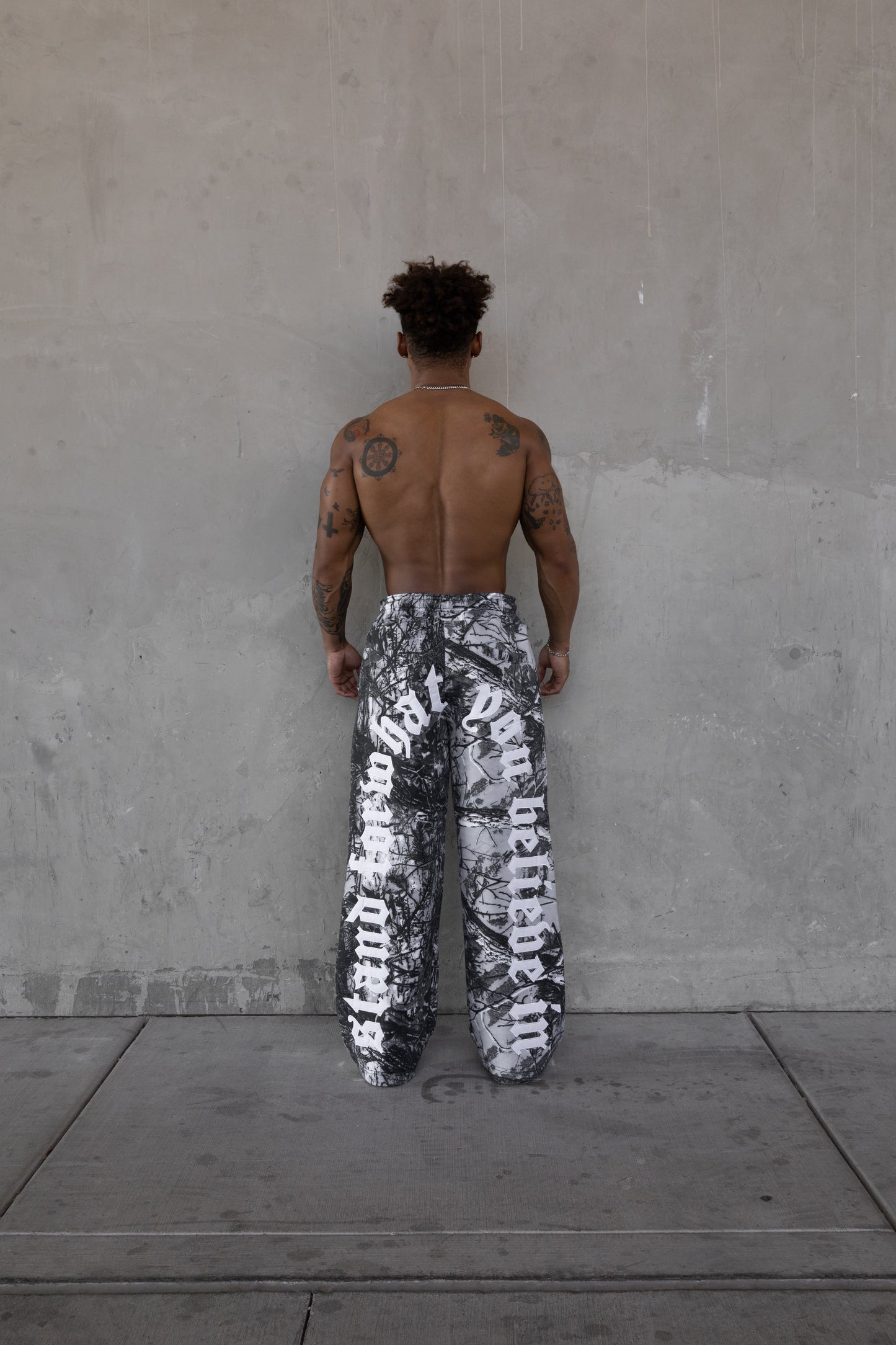 Rebeletics Baggy Sweatpants Tree Camo - Snow