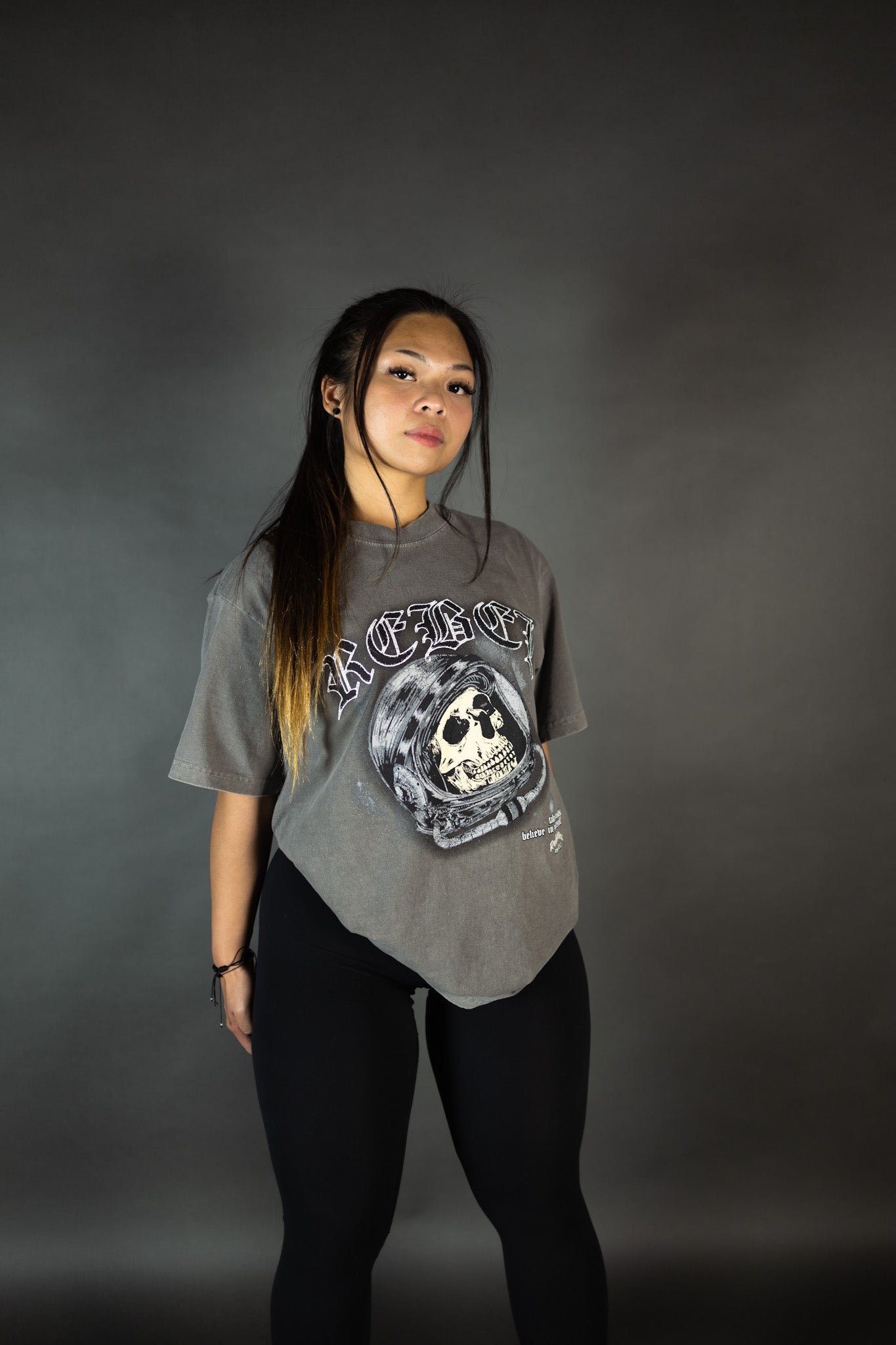 REBELETICS " SPACE REBEL " T-SHIRT - CEMENT