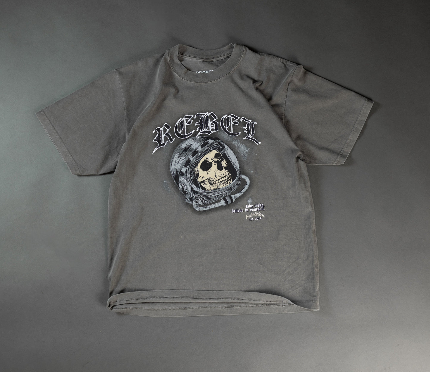 REBELETICS " SPACE REBEL " T-SHIRT - CEMENT